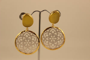 STONE EARRING