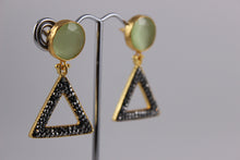 STONE EARRING