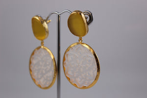 STONE EARRING