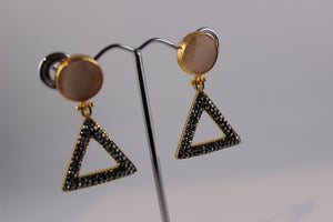 STONE EARRING