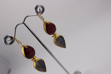STONE EARRINGS